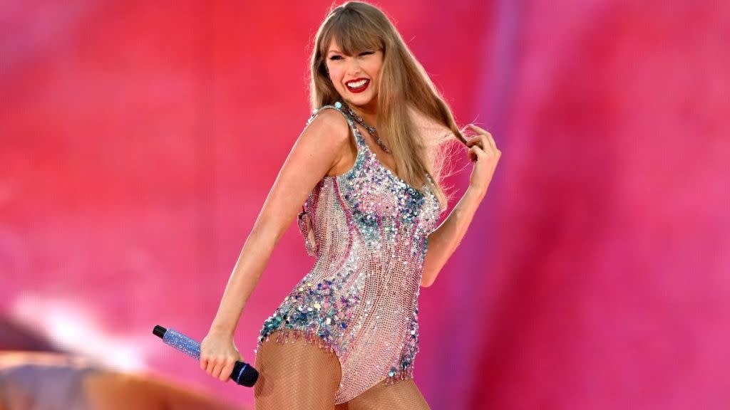 Taylor Swift Rumor: Viral Video Claims She Took a 40-Second Flight